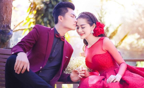 Lâm Khánh Chi chi một tỷ đồng cho trang phục cưới.
