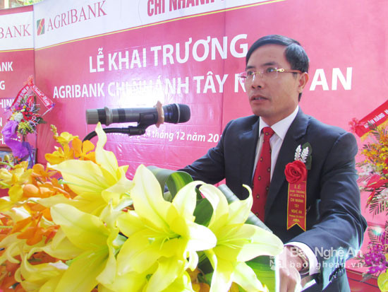 đồng chí Phạm Đức Ấn, Phó chủ tịch Hội đồng thành viên Agribank Việt Nam phát biểu tại lễ khai trương. Ảnh: Minh Thái