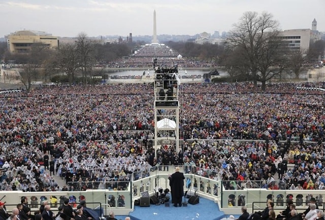 Lễ nhậm chức của ông Donald Trump - Tổng thống thứ 45 của Mỹ, vào đầu năm 2017. trong bải phát biểu tại lễ nhậm chức ông Trump nhấn mạnh ông sẽ đặt lợi ích của nước Mỹ lên hàng đầu và khẳng định người dân sẽ trở lại làm những người cai quản đất nước.