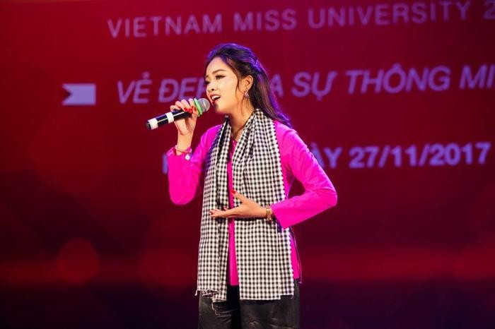 Nữ sinh Nguyễn Thị Tình hiện đang nằm trong top, Ảnh: NVCC