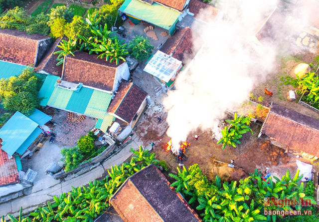  Giáo xứ Phú Mỹ có hơn 3.000 giáo dân với nhiều làng nghề sản xuất nồi đất truyền thống. Ảnh: Sách Nguyễn