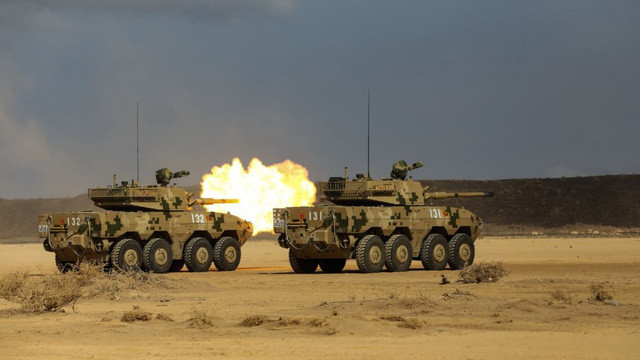 Xe bọc thép Trung Quốc tham gia tập trận bắn đạn thật ở Djibouti tháng trước - Ảnh chụp màn hình SCMP