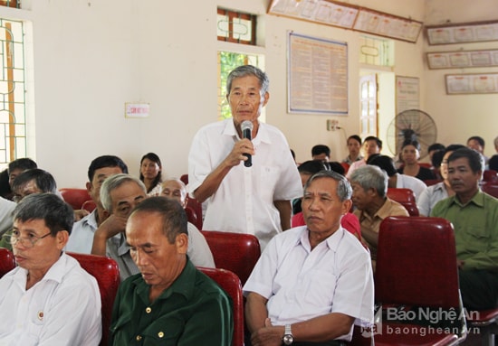 Cử tri huyện Thanh Chương kiến nghị, thu hút đầu tư cần gắn với bảo vệ môi trường. Ảnh: Minh Chi