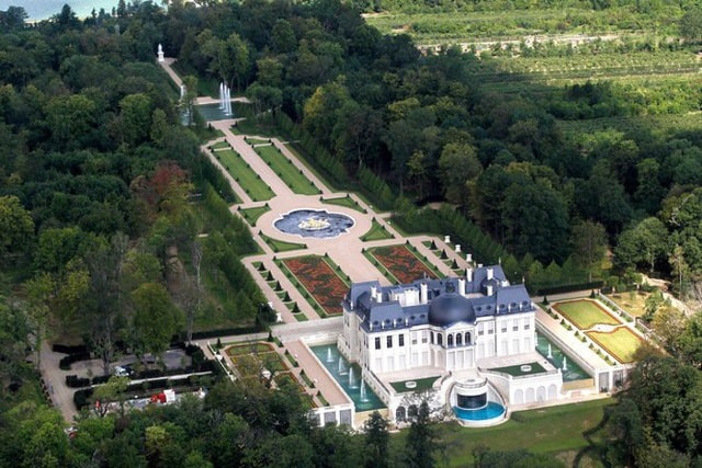 Biệt thự Chateau Louis XIV - Ảnh: NEW YORK TIMES