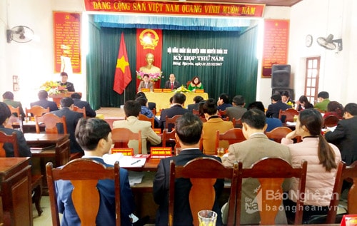 Toàn cảnh kỳ họp tại Hưng Nguyên. Ảnh: Thanh Tâm