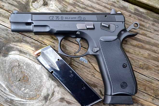 Súng ngắn CZ 75B.