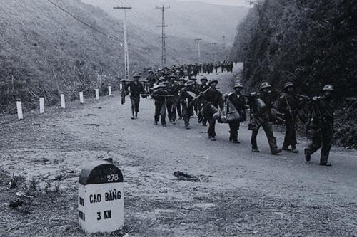 Chiến tranh biên giới Việt - Trung nổ ra vào ngày 17/2/1979.