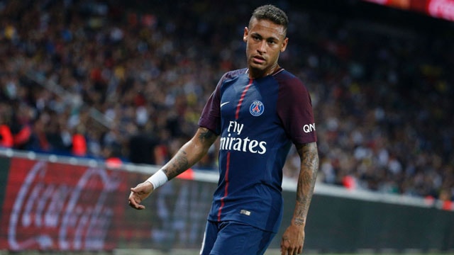 Neymar chuyển sang PSG với giá kỷ lục thế giới