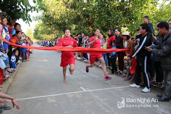 Ngang tài ngang sức. Ảnh: Đình Tuân