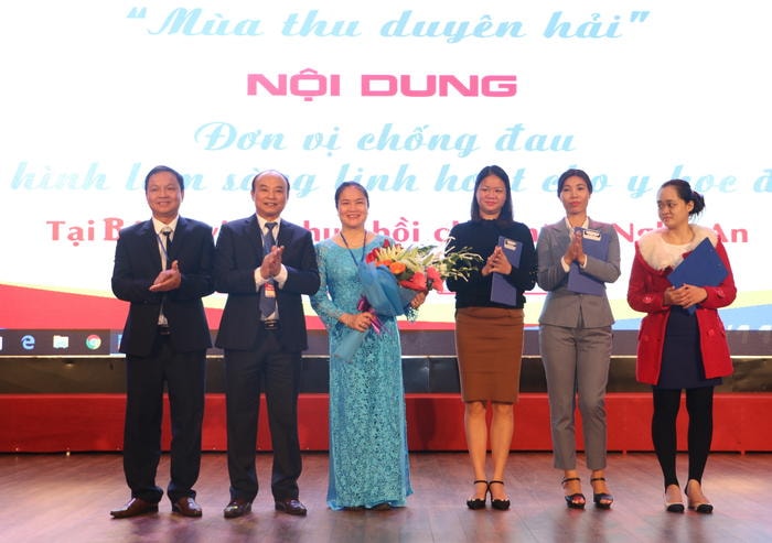 Ra mắt CLB các đơn vị chống đau tại Hội thảo các đơn vị chống đau toàn quốc. Ảnh: Lâm Tùng