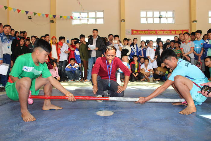 tranh tài ở mô thi