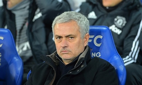 Mourinho đang bị nhiều sức ép sau chuỗi trân không thành công. Ảnh: PA.