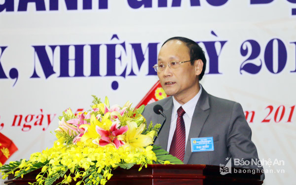 Đồng chí Nguyễn Tử Phương - Chủ tịch Liên đoàn Lao động tỉnh phát biểu chỉ đạo tại đại hội. Ảnh: Mỹ Hà