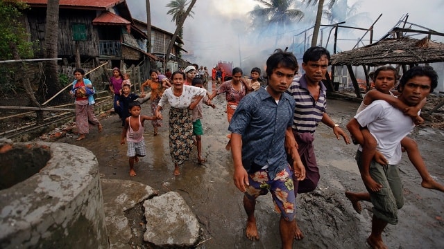 Cuộc khủng hoảng nghiêm trọng tại bang Rakhine, Myanmar liên quan tới cộng đồng Hồi giáo Rohingya. Ảnh: AP