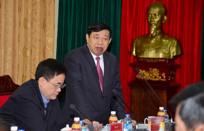 Chủ tịch UBND tỉnh Nguyễn Xuân Đường phát biểu tại cuộc làm việc. Ảnh: Thành Duy