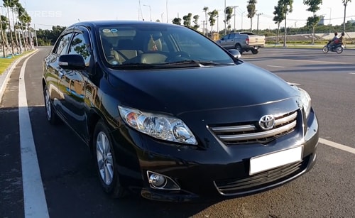 toyota-altis-2009-moi-nam-chi-lo-10-trieu-tai-viet-nam