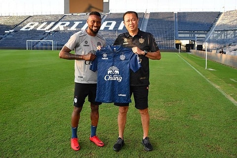 Hoang Vu Samson da cap ben Buriram Hoàng Vũ Samson đã cập bến Buriram