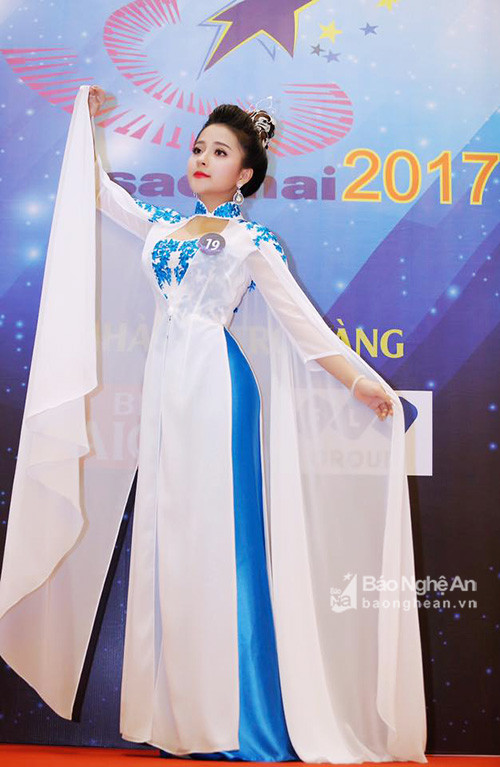 Ca khúc Khúc xưa Thành Thăng Long mà Ngọc Ánh thể hiện trong đêm chung kết  Sao mai 2017, đã nhận được nhiều lời ngợi khen của Ban Giám khảo. Ảnh: NVCC
