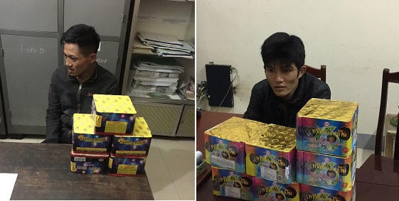 Hai đối tượng vừa bị công an Nghệ An bắt giữ về hành vi buôn bán pháo. Ảnh: Cẩm Phú