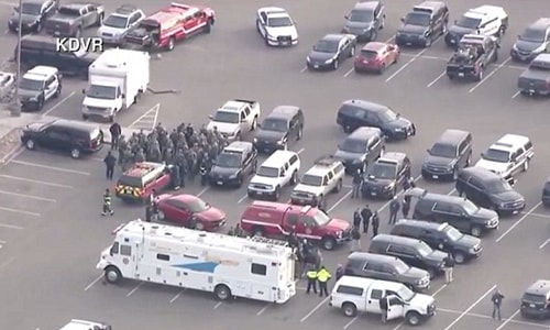 Lực lượng chức năng tại hiện trường ở thành phố Denver, bang Colorado. Ảnh: KDVR.