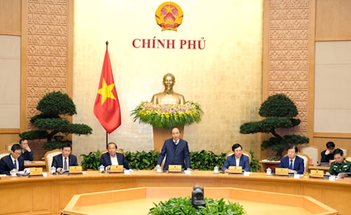 Thủ tướng Nguyễn Xuân Phúc phát biểu tại phiên họp Chính phủ thường kỳ cuối năm 2017. Ảnh: VGP