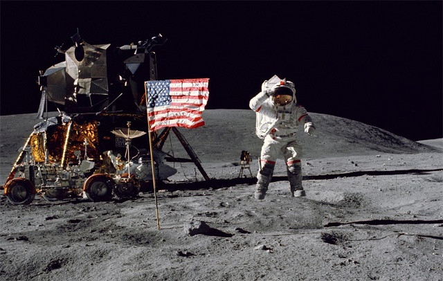 Theo Sputnik, Công ty công nghệ robot vũ trụ Astrobotic (Mỹ) cho biết sẽ phối hợp với liên minh United Launch Alliance phóng một xe tự hành lên Mặt trăng vào năm 2019. Việc này nhằm đánh dấu mốc kỷ niệm 50 năm tàu Apollo 11 lần đầu đưa con người lên Mặt Trăng.  Theo đó, Astrobotic có kế hoạch đưa 