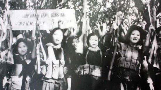 Nữ tự vệ trong các cơ quan trực thuộc Ủy ban Trung ương Mặt trận Dân tộc giải phóng miền Nam Việt Nam sẵn sàng cho Cuộc tổng tiến công và nổi dậy Mậu Thân. Ảnh tư liệu