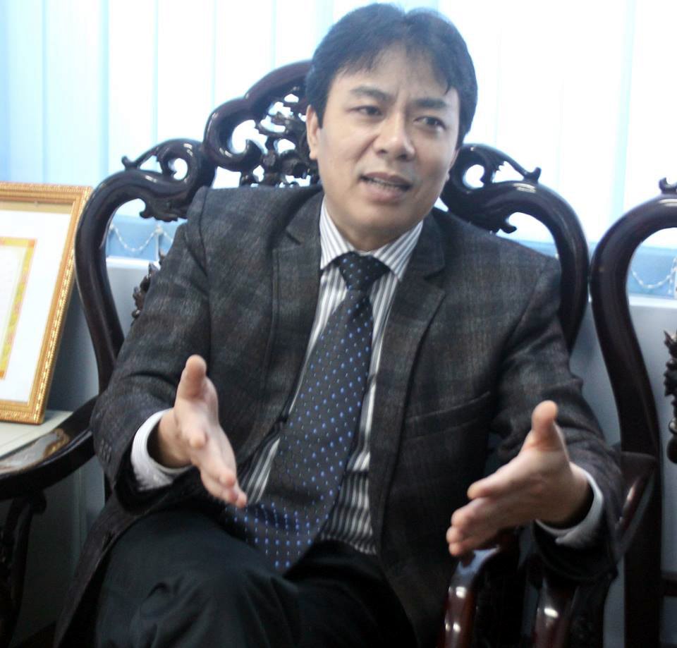 Nhà báo Duy Hương.
