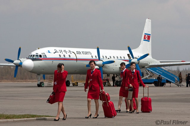 Các tiếp viên hàng không của hãng Air Koryo Triều Tiên. Ảnh: Paul Filmer