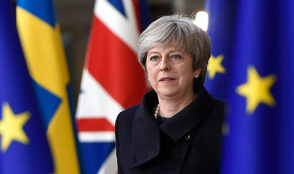  Thủ tướng Anh Theresa May nhấn mạnh tầm quan trọng của thương lượng an ninh và thương mại Brexit (Anh rời khỏi EU) thành công. Nhưng, bà cũng chỉ ra những vấn đề then chốt trong nước. Trong số đó là lời hứa tiếp tục đầu tư vào hệ thống y tế quốc gia, và cam kết xử lý nạn quấy rối nơi làm việc. 