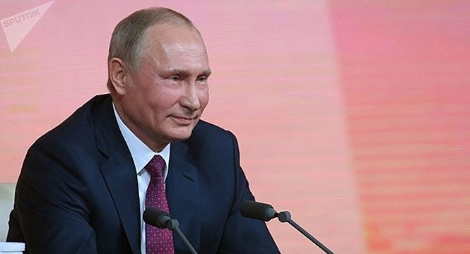 Trong bài phát biểu đầu năm mới, Tổng thống Nga Vladimir Putin trò chuyện về tình yêu gia đình và tầm quan trọng của việc rèn luyện cá nhân. Trong năm 2018, ông Putin sẽ ra tranh cử nhiệm kỳ 4, và Nga sẽ tổ chức World Cup.