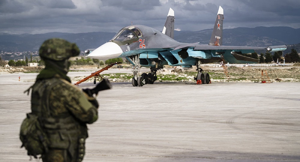 Máy bay tại căn cứ không quân Nga ở Syria