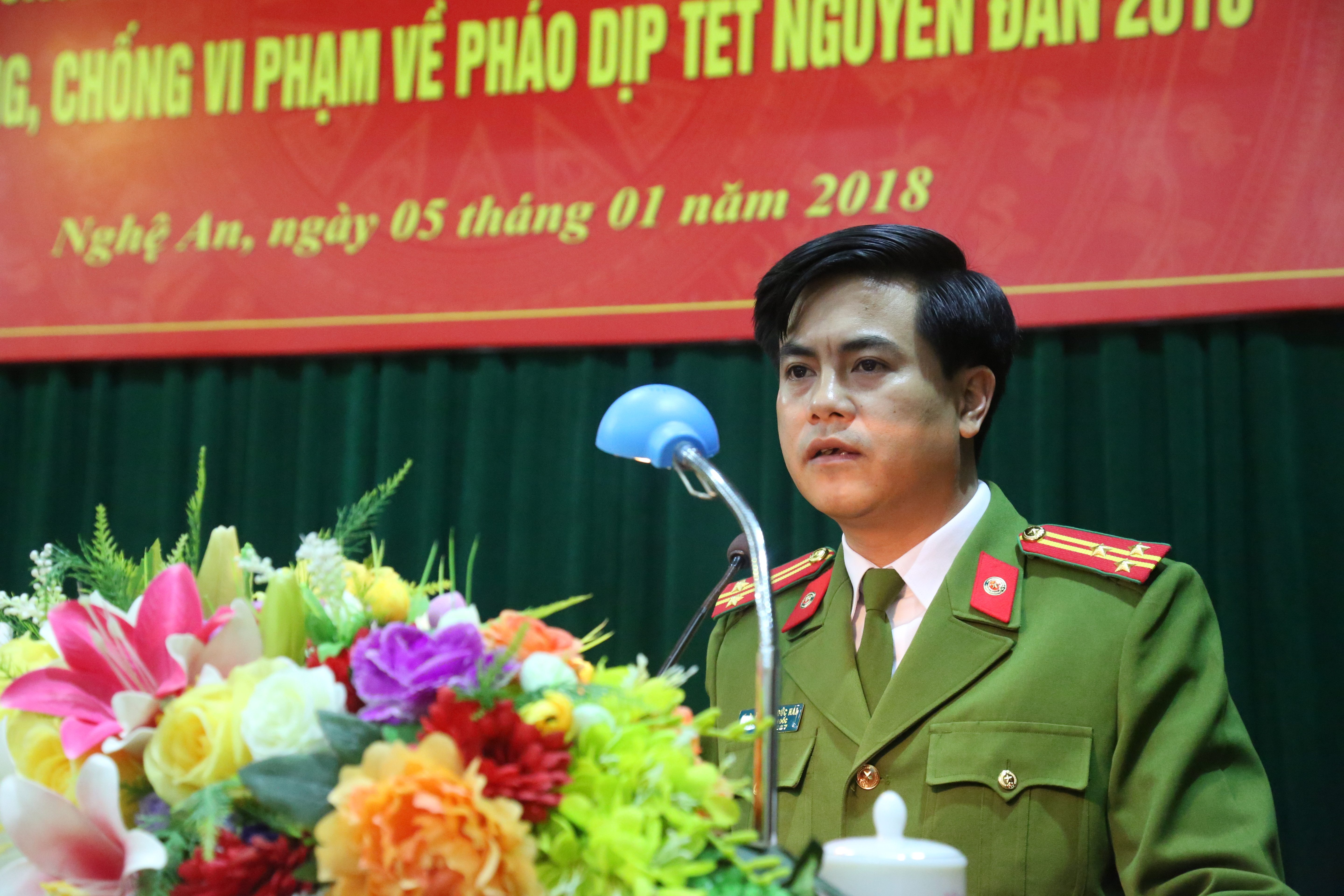 Thượng tá Nguyễn Đức Hải – Phó giám đốc Công an tỉnh Nghệ An yêu cầu kiên quyết không để xảy ra tình trạng đốt pháo trái phép. Ảnh: Minh Trang