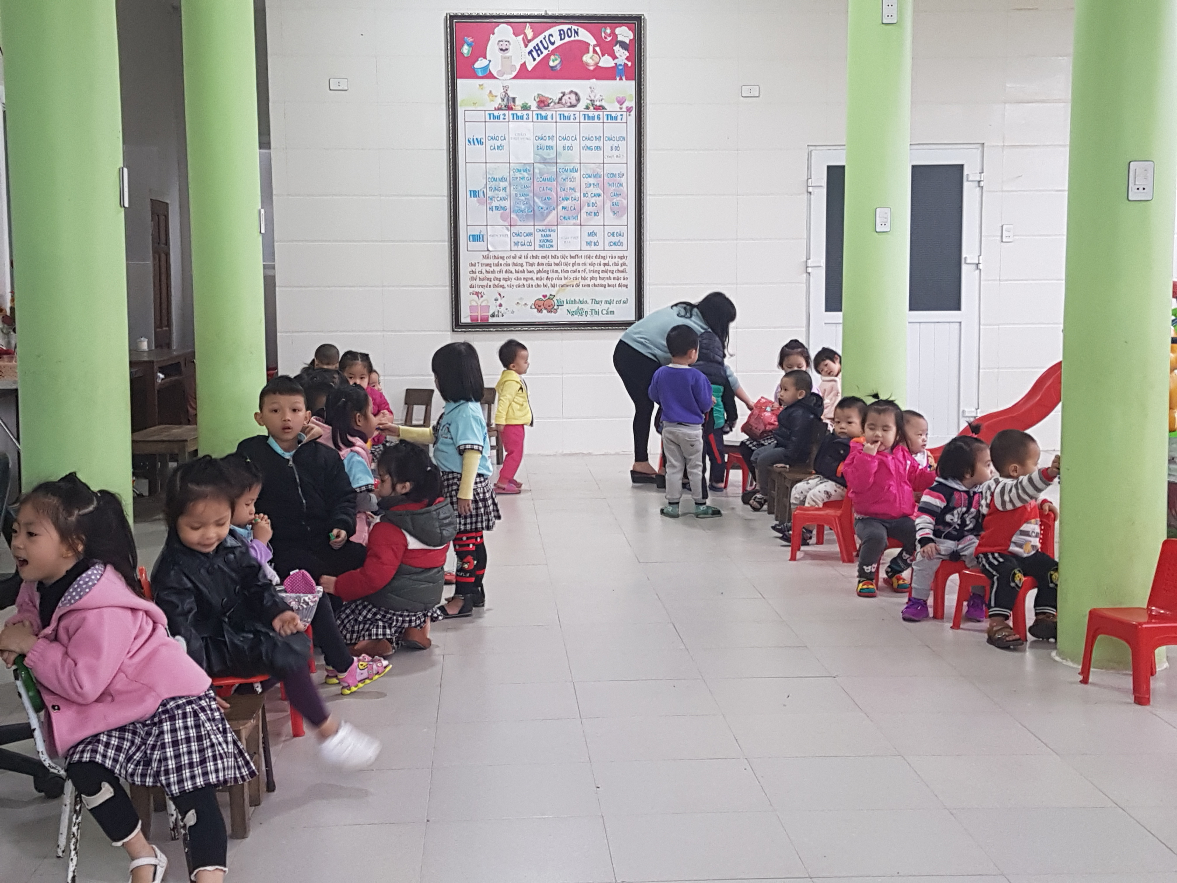 Phòng học một cơ sở mầm non tư thục độc lập trên địa bàn phường Lê Lợi (TP. Vinh) hiện đang trông giữ 100 cháu. Ảnh: Thanh Nga