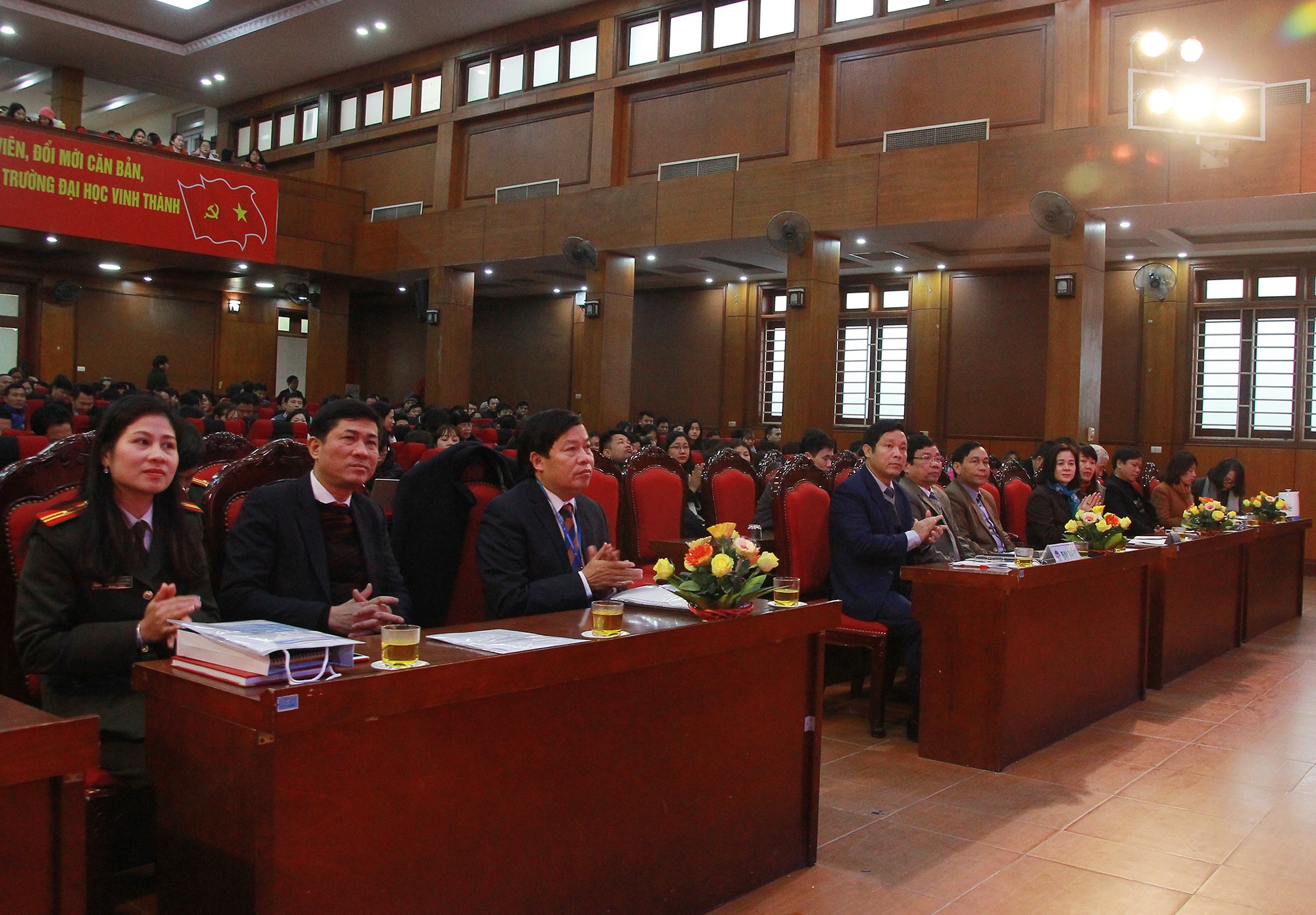 Các đại biểu tham gia hội nghị