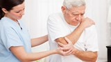 10 lời khuyên phòng tránh đau xương khớp khi chuyển lạnh