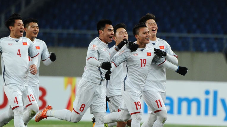 Tiền vệ Quang Hải (19) là ngôi sao trẻ hàng đầu của bóng đá Việt Nam. Ảnh: AFC