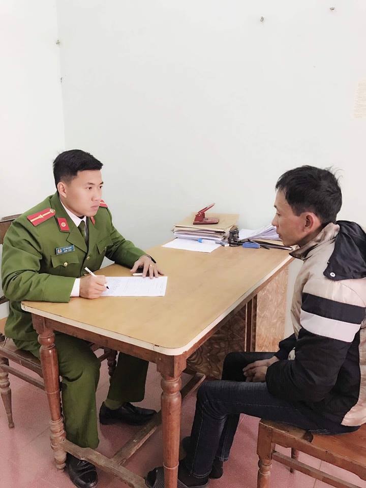 Đối tượng Nguyễn Cảnh Tường tại cơ quan điều tra. Ảnh: Thái Hiền