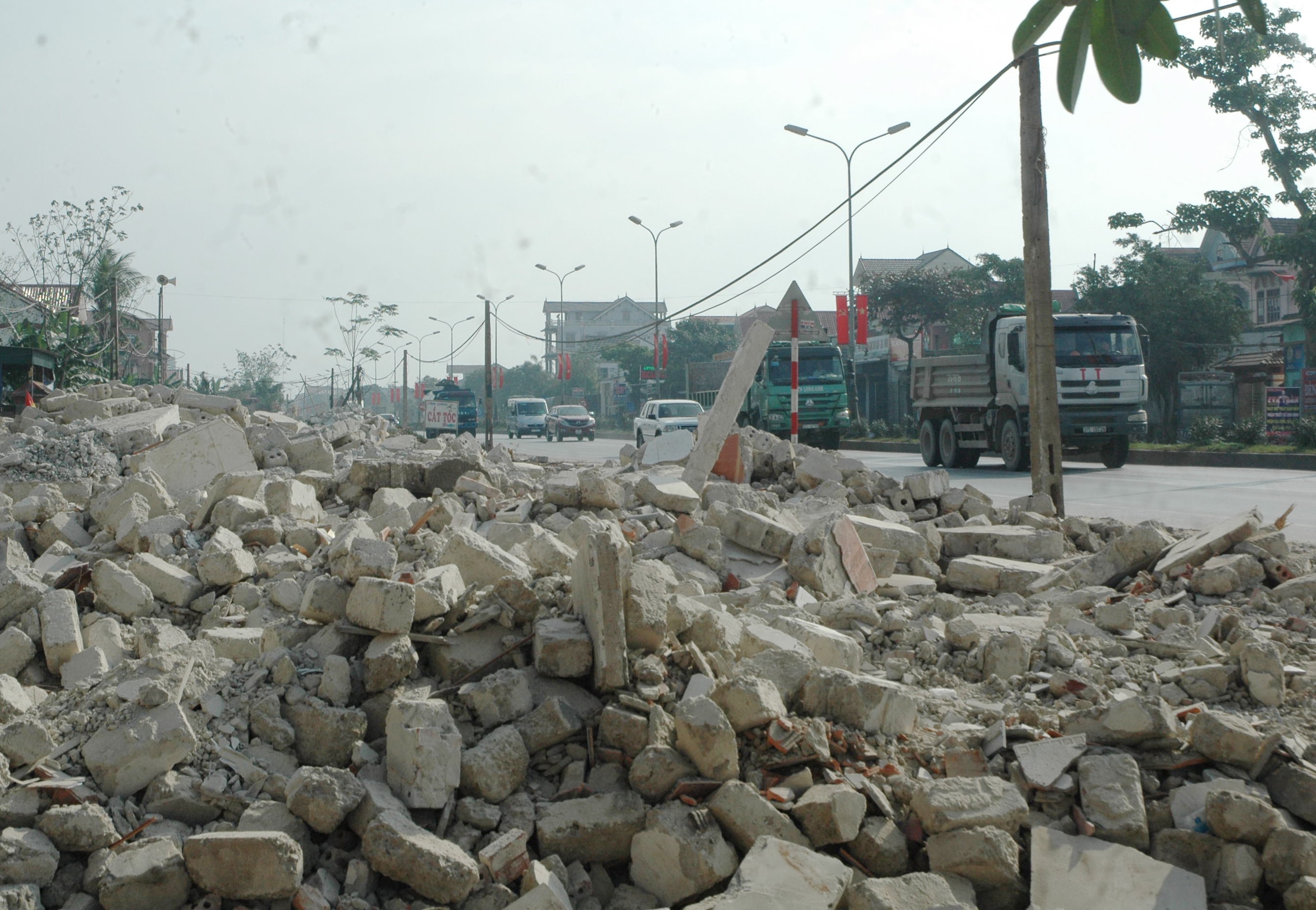 Chỉ sau 5 ngày ra quân, xã Diễn Thành đã giải tỏa toàn bộ các trường hợp vi phạm hành lang giao thông trên tuyến Quốc lộ 1A. Ảnh: Mai Giang