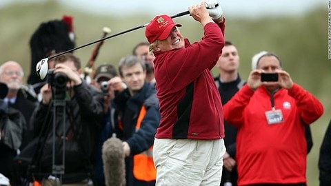 Tổng thống Mỹ Donald Trump trong một buổi đánh golf.