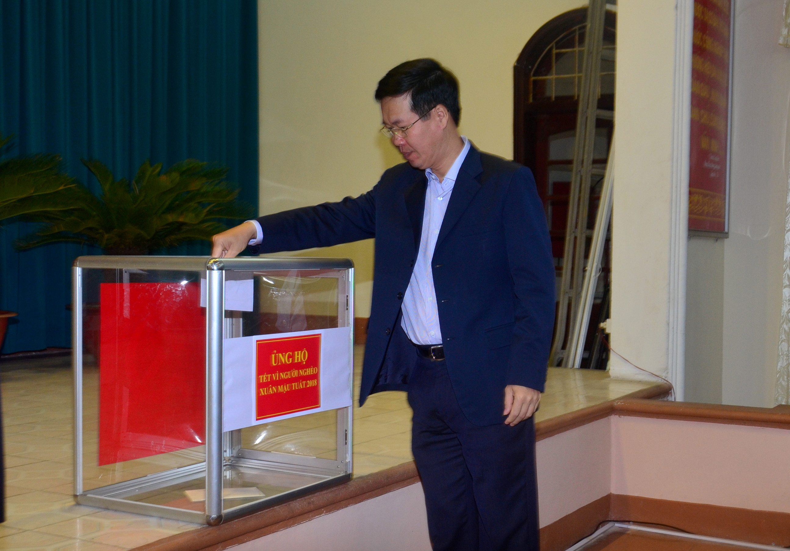 Đồng chí Võ Văn Thưởng - Ủy viên Bộ Chính trị, Bí thư Trung ương Đảng, Trưởng Ban Tuyên giáo Trung ương ủng hộ Chương trình 