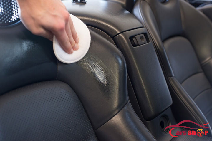 vị trí trong khoang nội thất ô tô cần được vệ sinh định kỳ