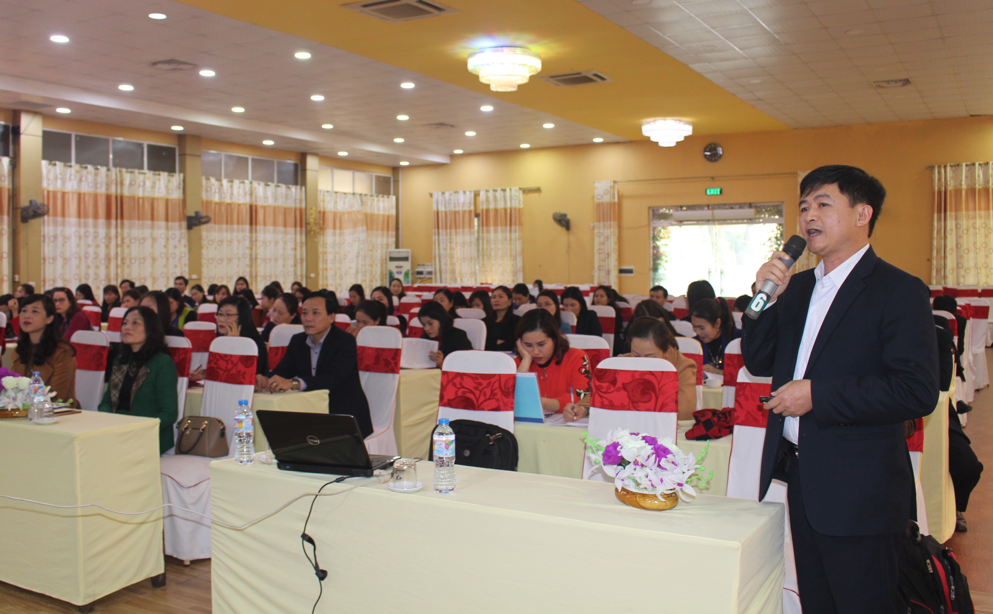 Đại diện TYM trình bày báo cáo đánh giá hoạt động năm 2017. Ảnh: Phước Anh