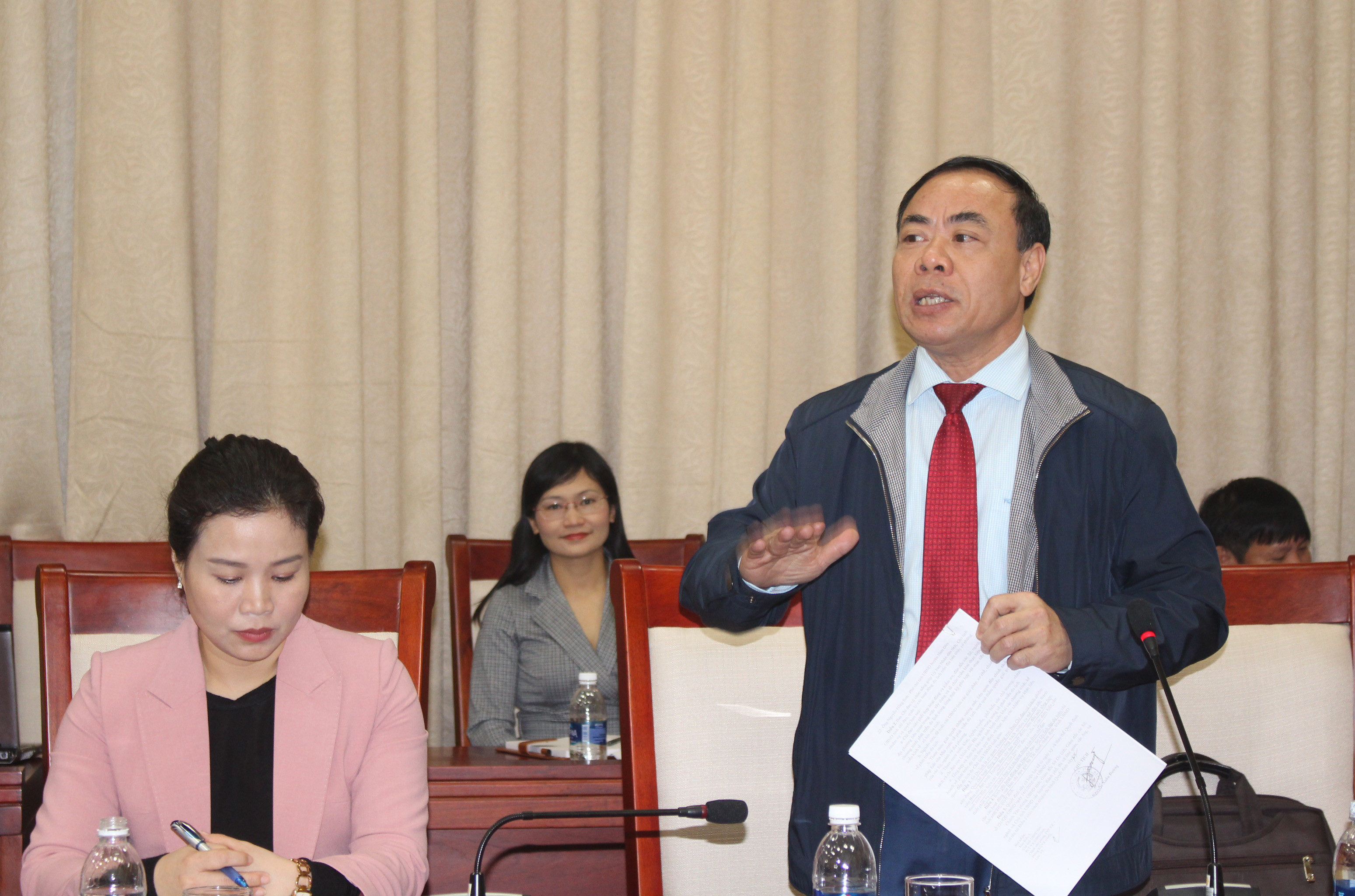 Ông Nguyễn Mạnh Cường - Giám đốc Sở Du lịch phát biểu tại cuộc họp. Ảnh: Phước Anh