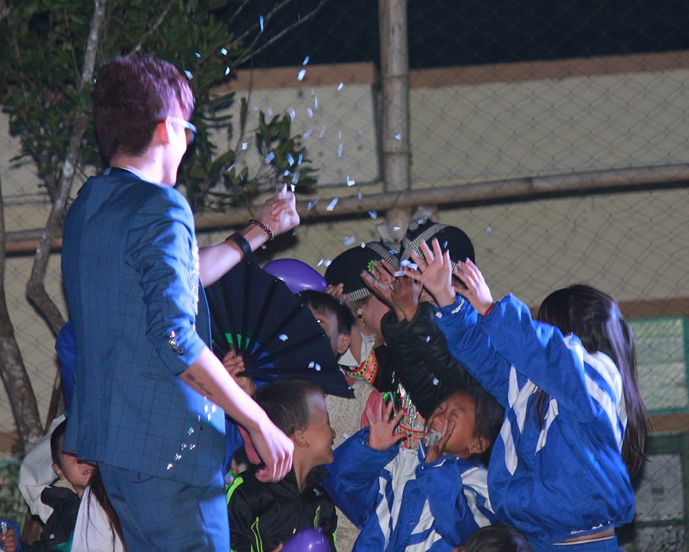 Các em nhỏ