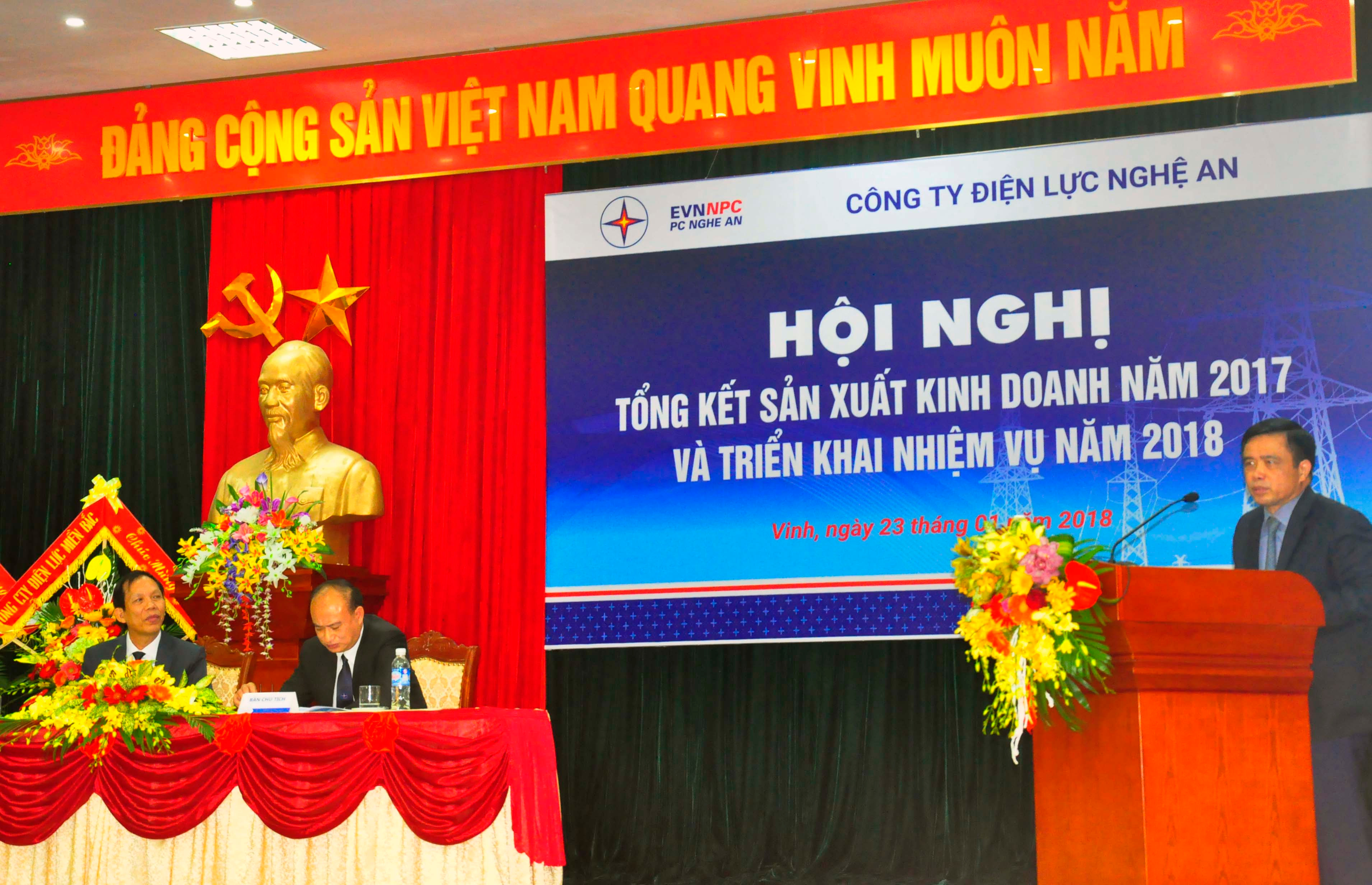 Đồng chí Huỳnh Thanh Điền phát biểu tại hội nghị -Ảnh Đức Dũng