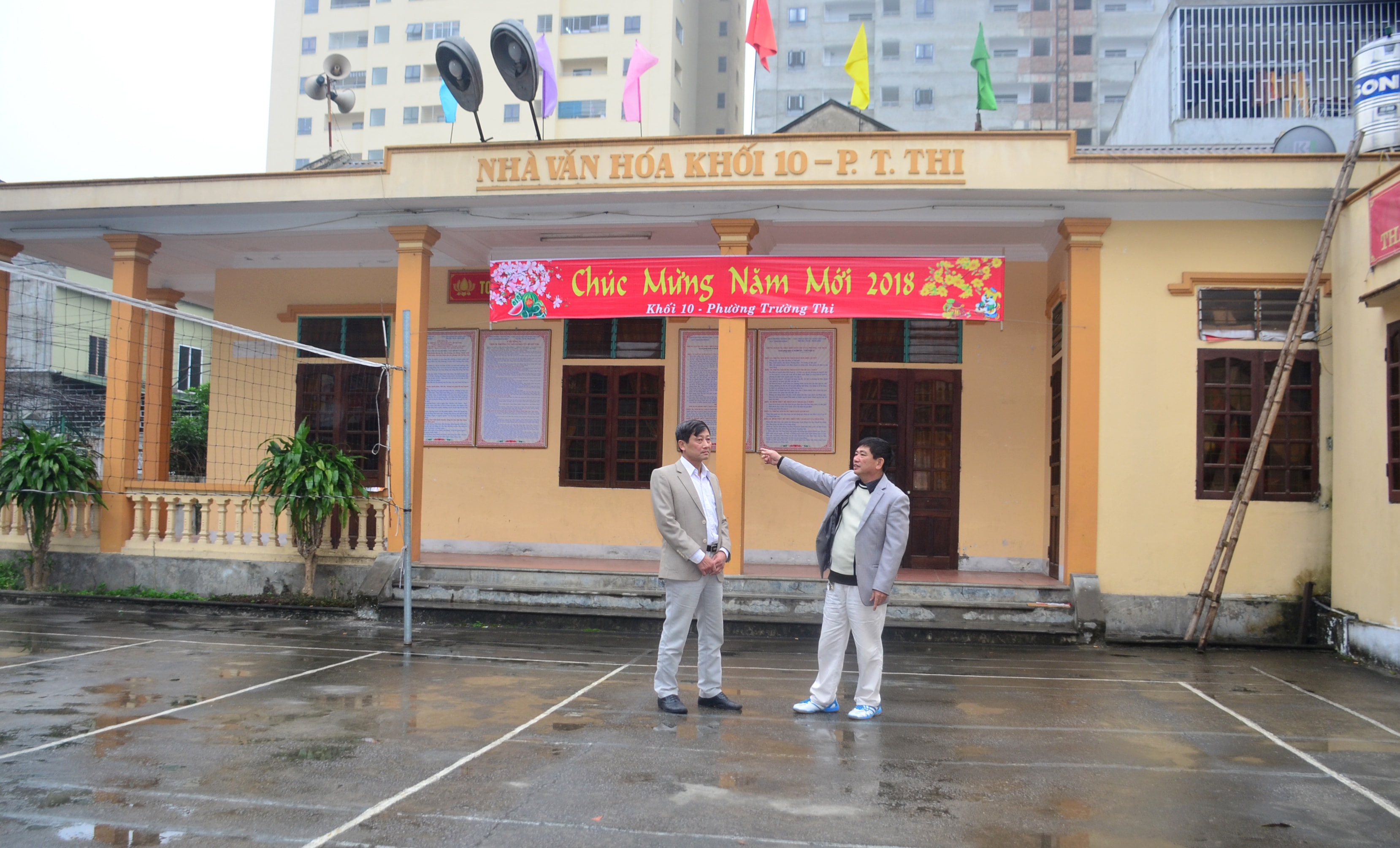 Nhà văn hóa khối 10, phường Trường Thi (TP. Vinh) không đủ diện tích để sinh hoạt chi bộ. Ảnh: Thành Duy