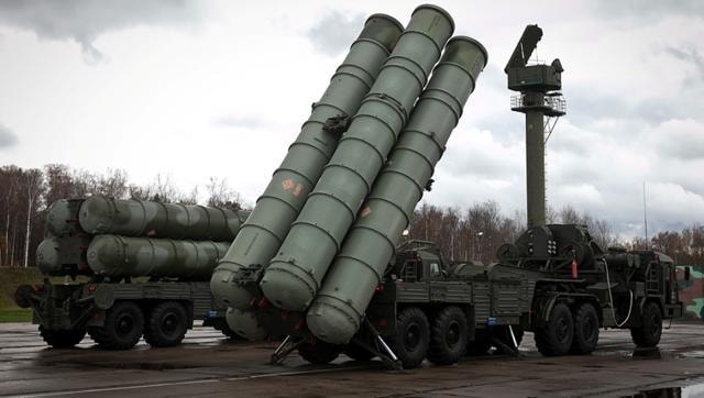 Hệ thống tên lửa phòng không S-400 tối tân của Nga.