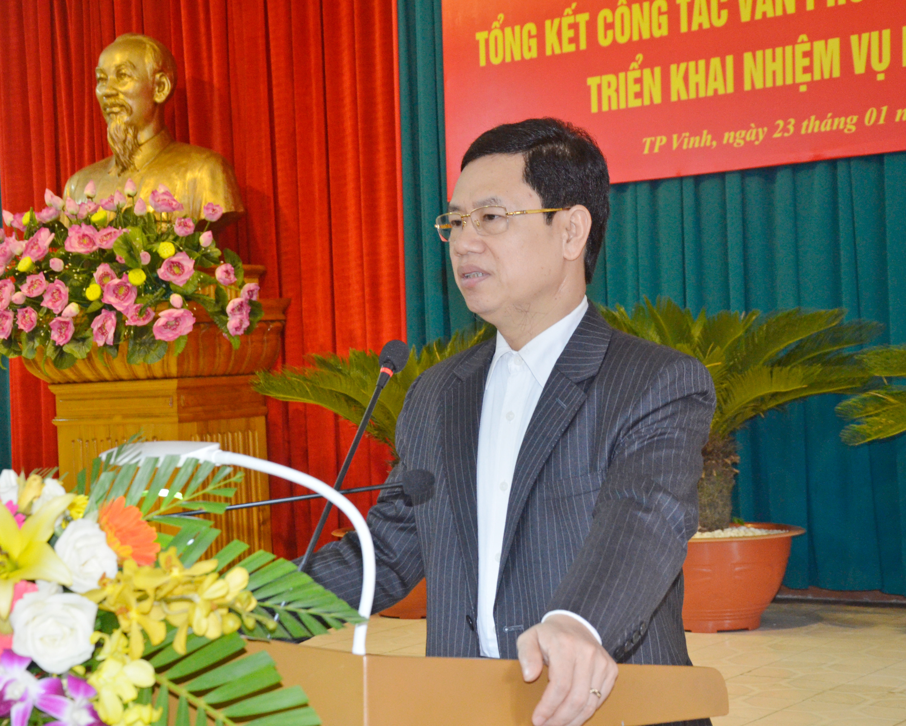 Phó Bí thư Thường trực Nguyễn Xuân Sơn phát biểu 