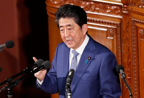 Thủ tướng Nhật Bản Shinzo Abe quyết định sẽ tham dự Thế vận hội mùa Đông tại Hàn Quốc vào tháng 2 tới. Ảnh: Reuters